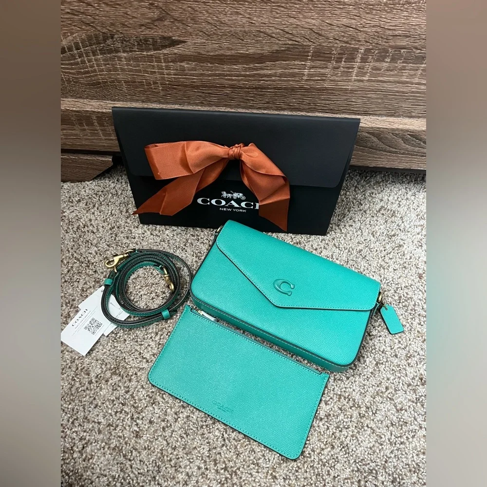 ❌SOLD❌ Coach Wyn Crossbody - Picture 4 of 13